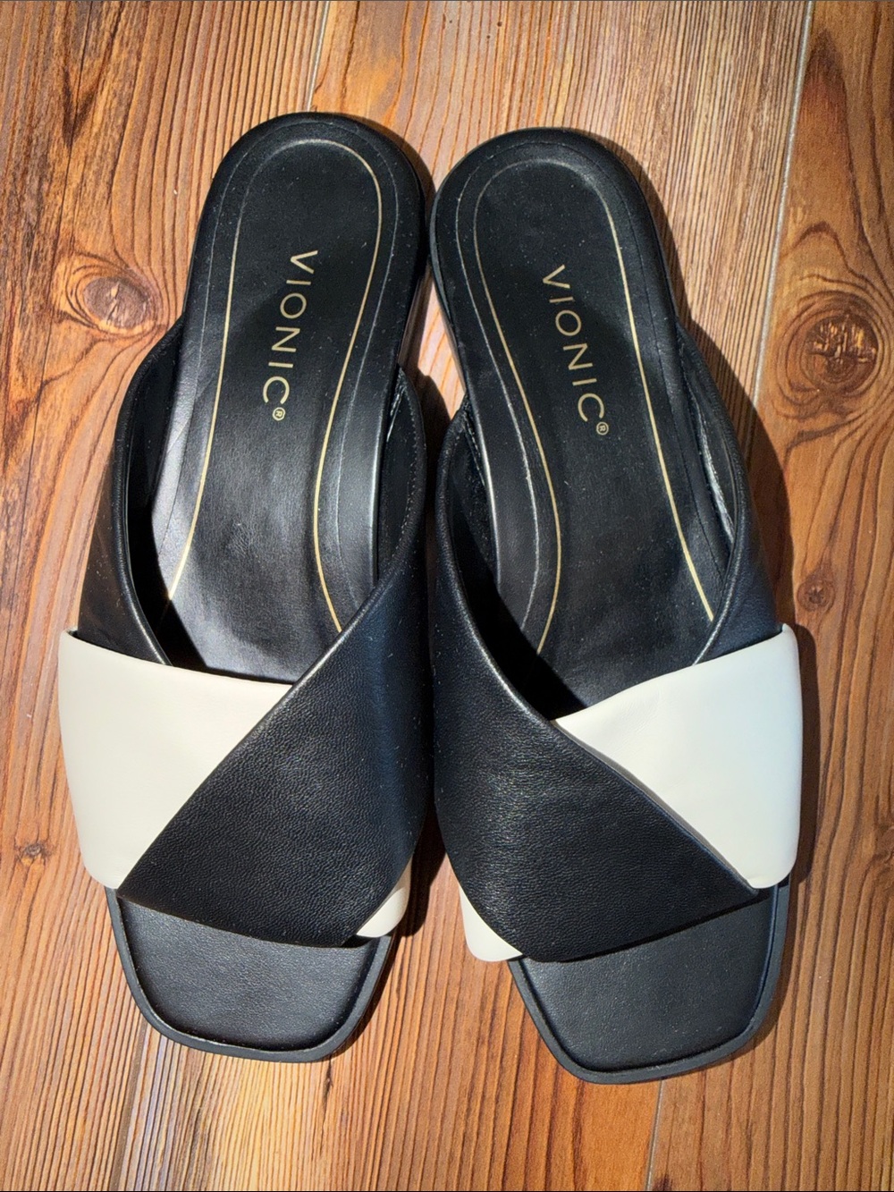 Vionic Miramar Black and White Sandals Size 8.5 - Picture 2 of 5